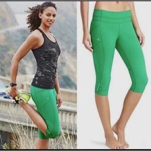 Athleta Dobby Green Capri Leggings Size Small Cropped Yoga Running Pants